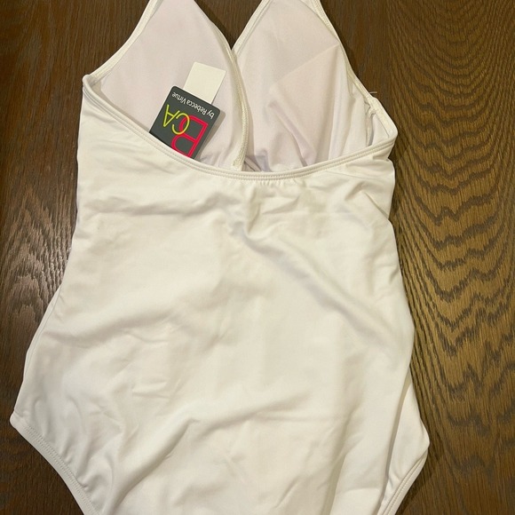 Becca by Rebecca Virtue White Twist Front Halter One Piece Swimsuit Medium NWT - Picture 4 of 5